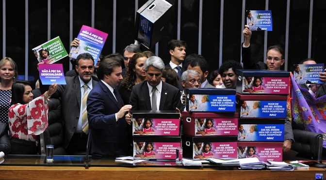 Contra posição da Igreja, teto dos gastos chega ao Senado