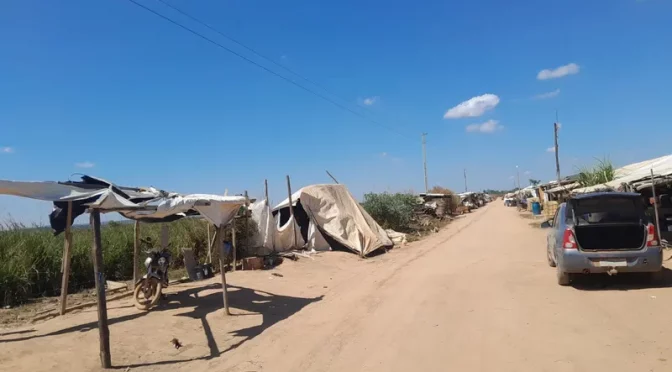 Após despejo com prisão de padre e defensora no MT, famílias acampam ao lado de fazenda e dizem sofrer ameaças